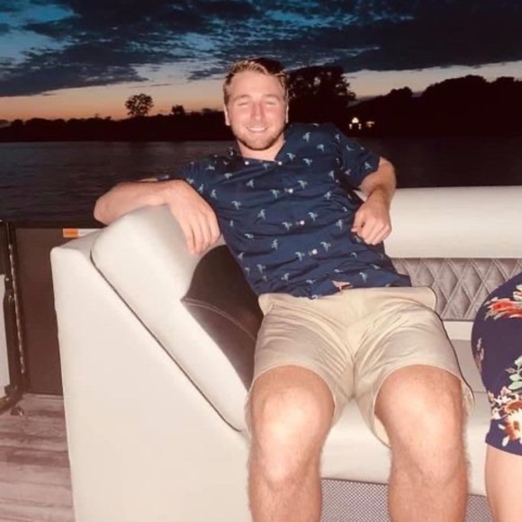 Meet your Posher, Devin - Picture 1 of 1